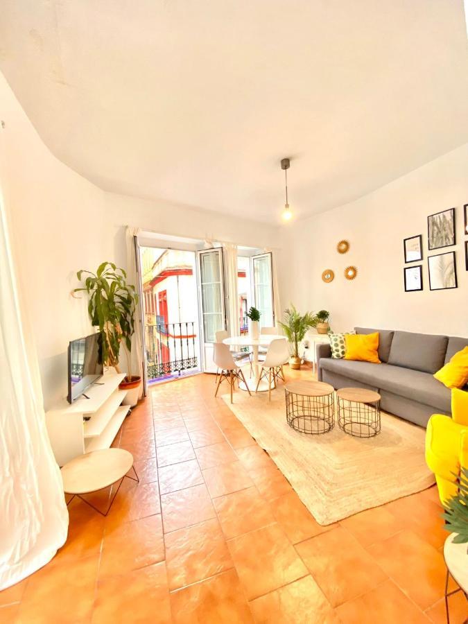 Comfortable Studio Old Town, Parking Optional Севиля Екстериор снимка