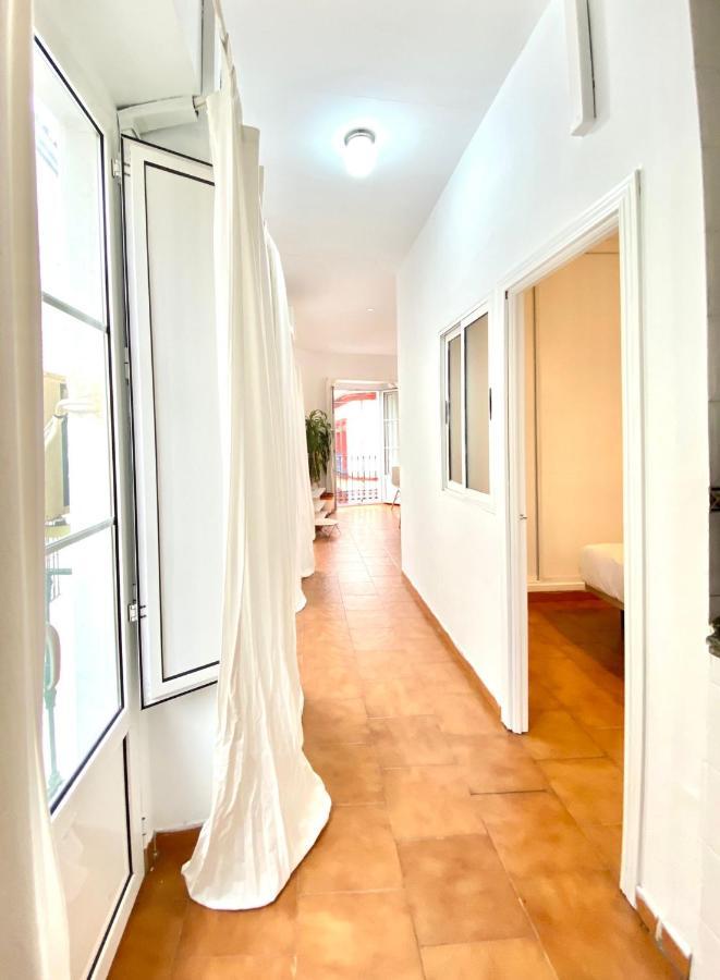 Comfortable Studio Old Town, Parking Optional Севиля Екстериор снимка