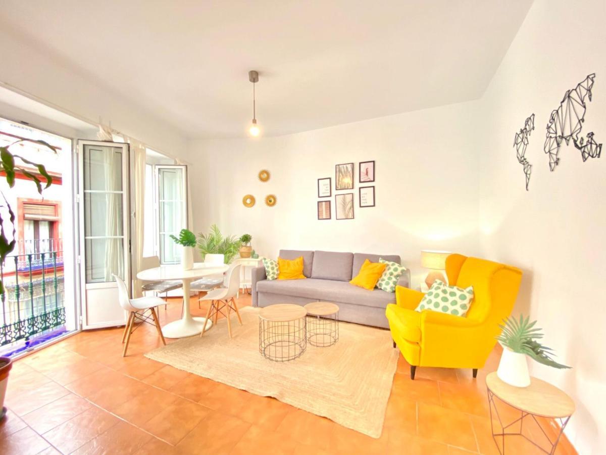 Comfortable Studio Old Town, Parking Optional Севиля Екстериор снимка