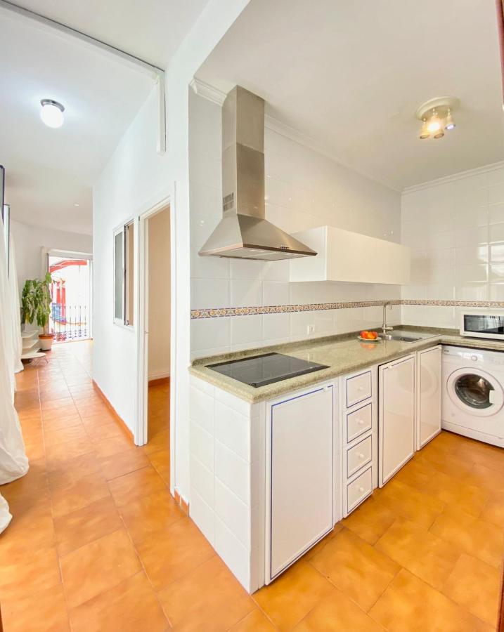 Comfortable Studio Old Town, Parking Optional Севиля Екстериор снимка