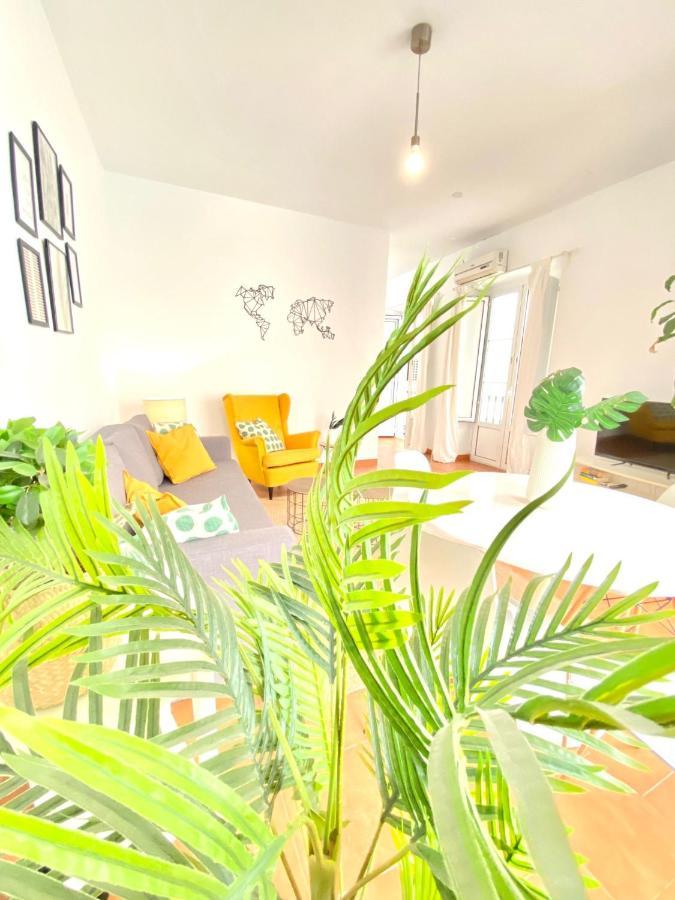 Comfortable Studio Old Town, Parking Optional Севиля Екстериор снимка