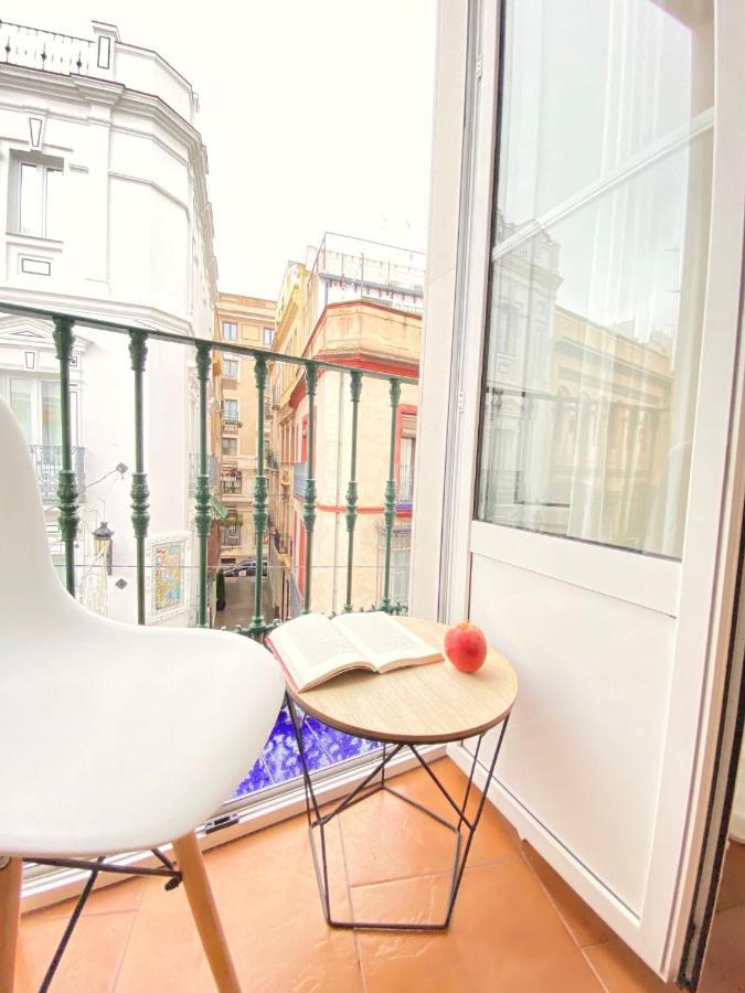 Comfortable Studio Old Town, Parking Optional Севиля Екстериор снимка