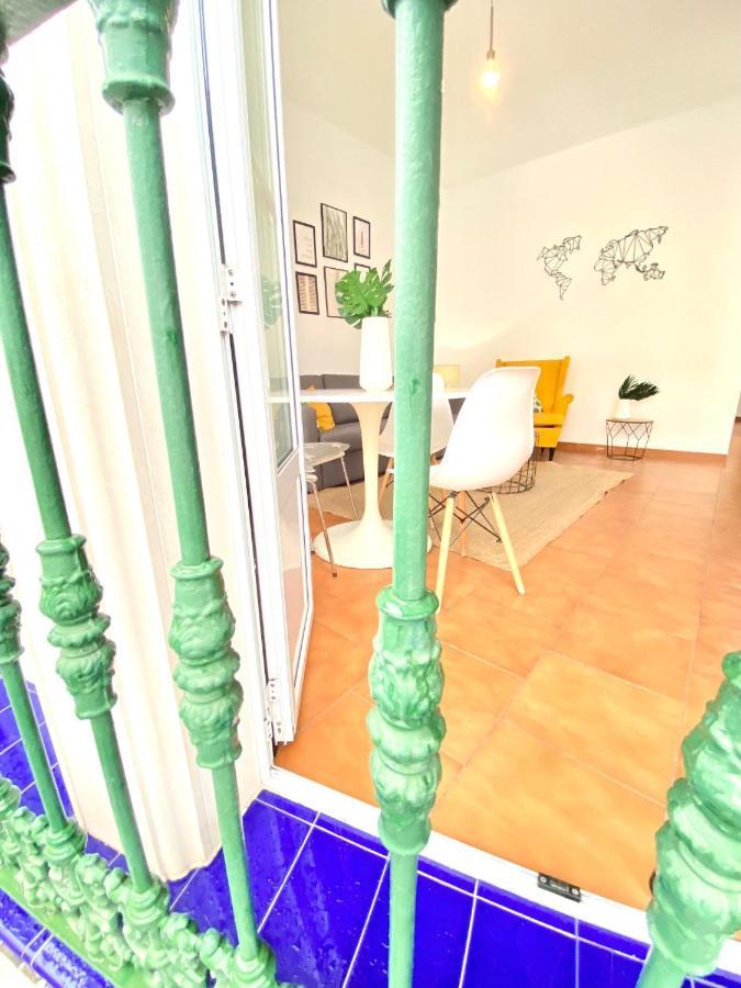 Comfortable Studio Old Town, Parking Optional Севиля Екстериор снимка