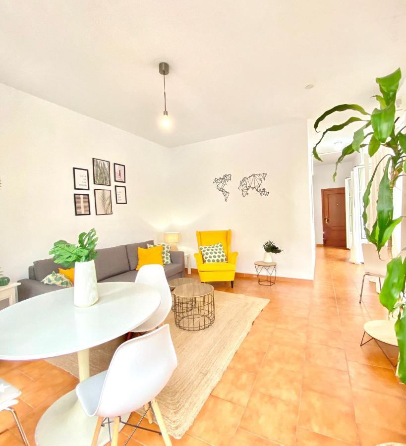 Comfortable Studio Old Town, Parking Optional Севиля Екстериор снимка