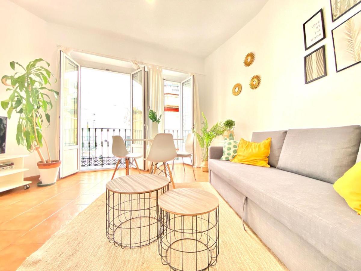 Comfortable Studio Old Town, Parking Optional Севиля Екстериор снимка