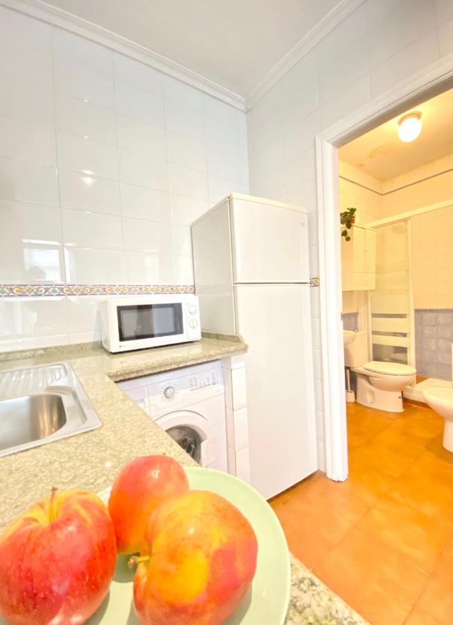 Comfortable Studio Old Town, Parking Optional Севиля Екстериор снимка