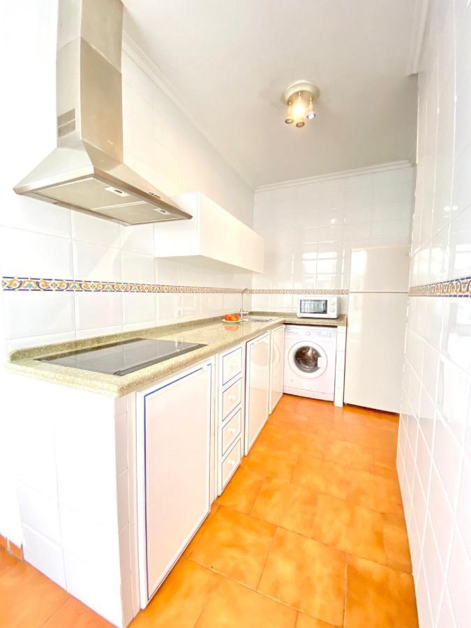 Comfortable Studio Old Town, Parking Optional Севиля Екстериор снимка