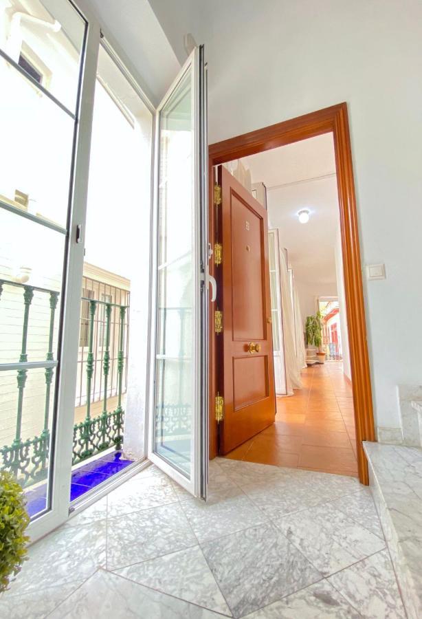 Comfortable Studio Old Town, Parking Optional Севиля Екстериор снимка