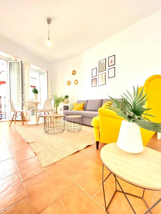 Comfortable Studio Old Town, Parking Optional Севиля Екстериор снимка