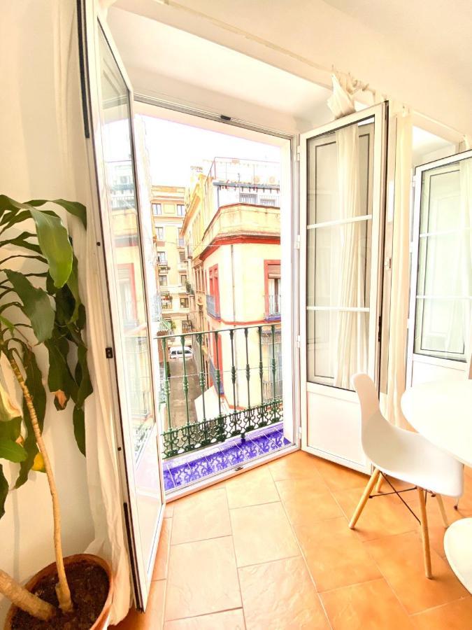 Comfortable Studio Old Town, Parking Optional Севиля Екстериор снимка