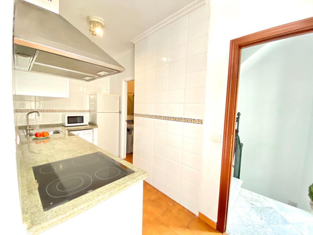 Comfortable Studio Old Town, Parking Optional Севиля Екстериор снимка